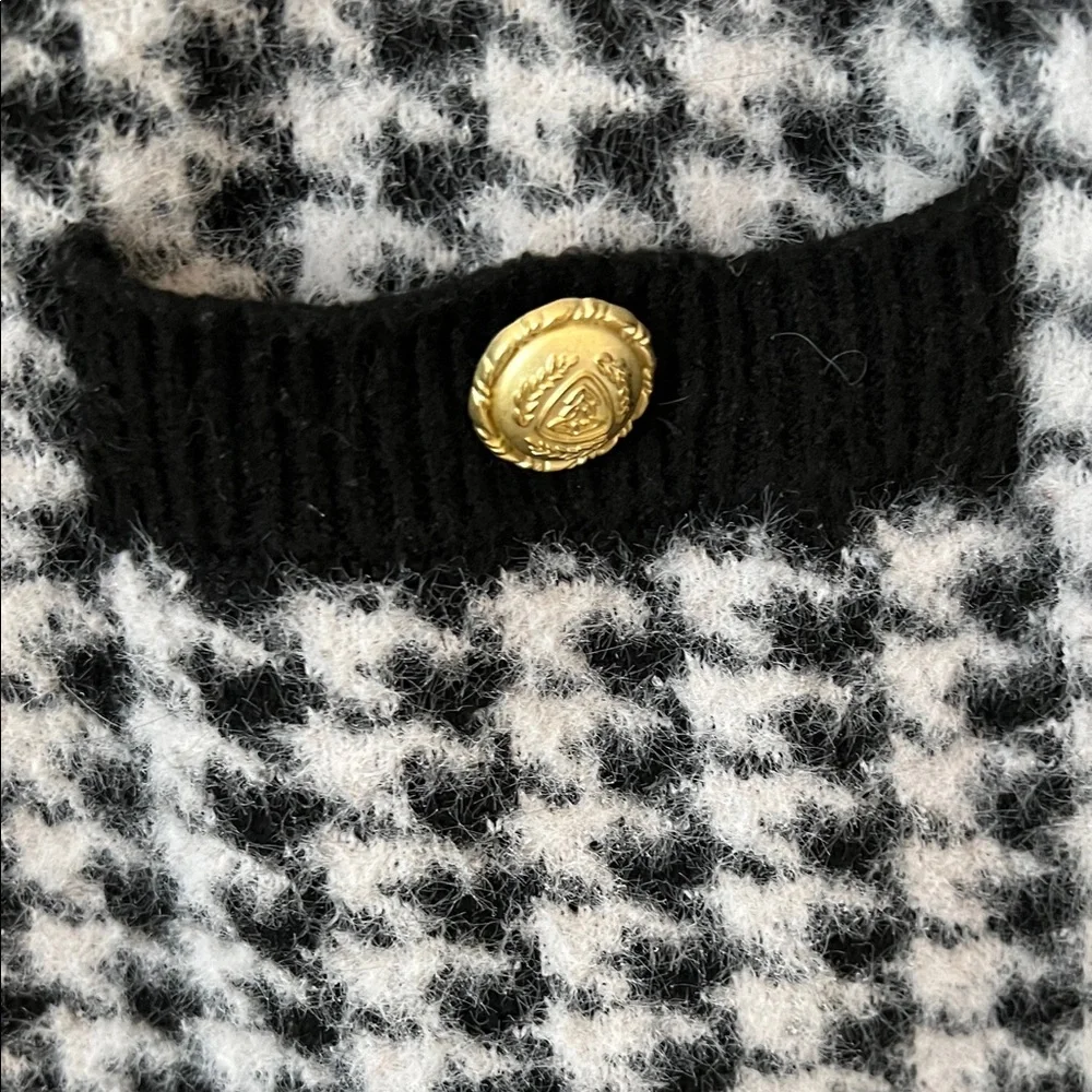Tahari Black and White Houndstooth Cardigan - Picture 3 of 6